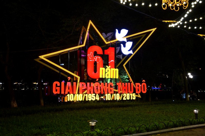 Ha Noi lung linh ki niem 61 nam ngay giai phong Thu do-Hinh-11